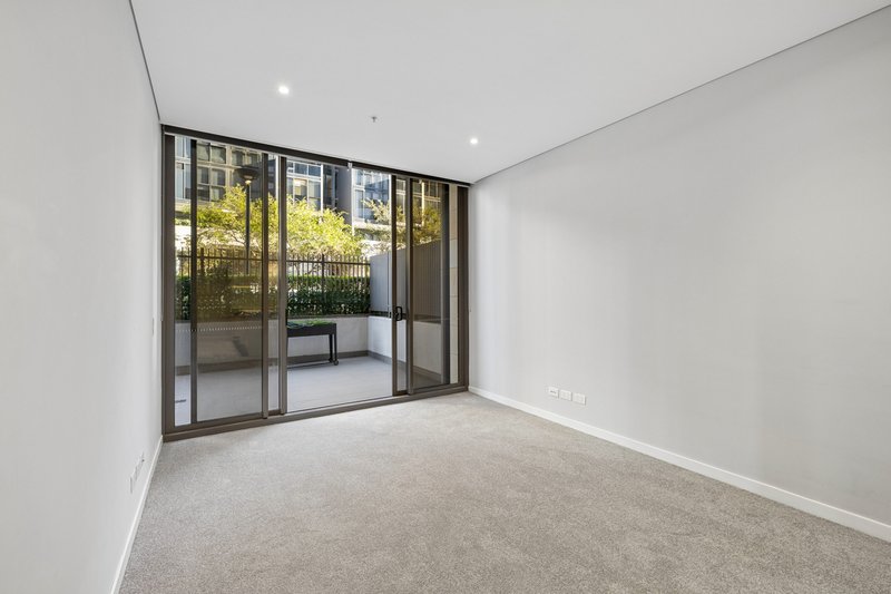 Photo - 303/2 Wentworth Place, Wentworth Point NSW 2127 - Image 10