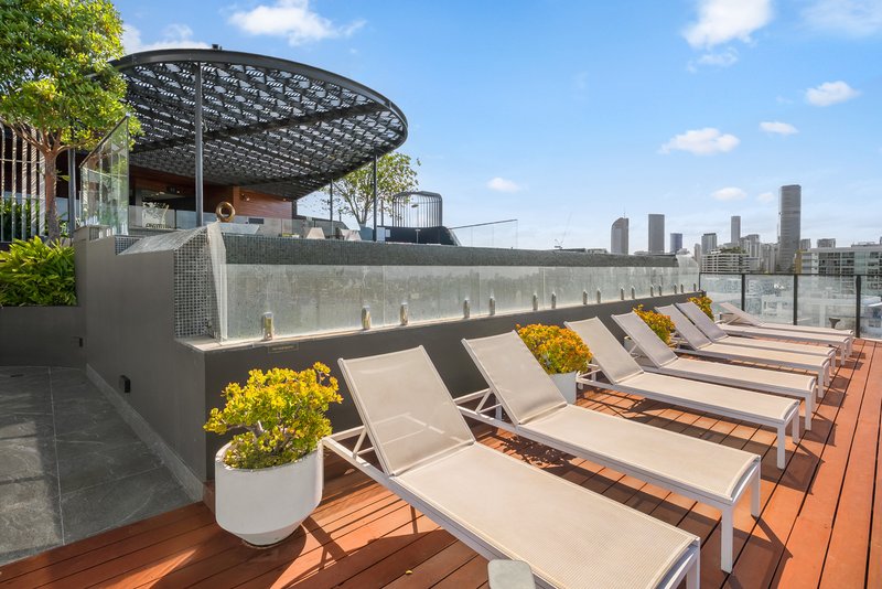Photo - 303/232 Wellington Road, Kangaroo Point QLD 4169 - Image 3