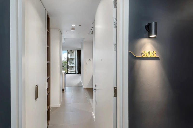 Photo - 303/232 Wellington Road, Kangaroo Point QLD 4169 - Image 5