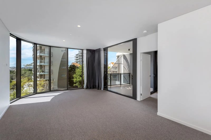 Photo - 303/232 Wellington Road, Kangaroo Point QLD 4169 - Image 9