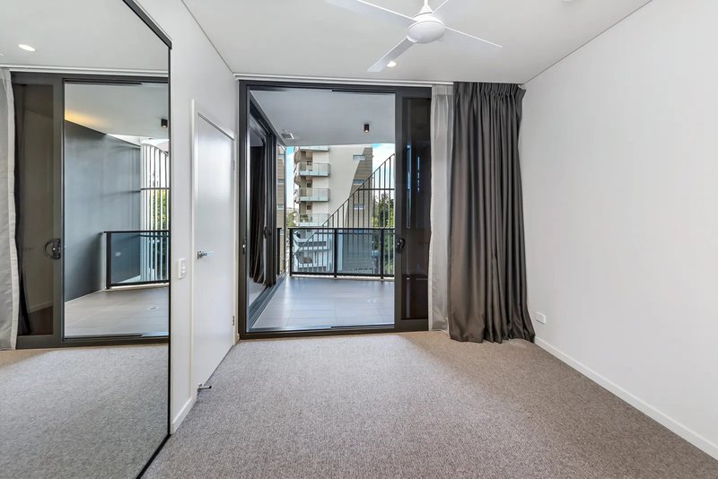 Photo - 303/232 Wellington Road, Kangaroo Point QLD 4169 - Image 11