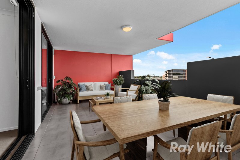 Photo - 303/27-33 Nundah Street, Nundah QLD 4012 - Image 7