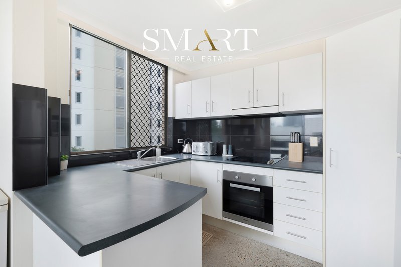 Photo - 303/3 Oak Avenue, Surfers Paradise QLD 4217 - Image 23