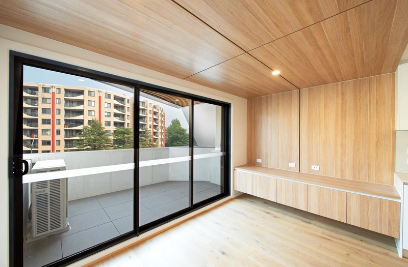 Photo - 303/32 Mort Street, Braddon ACT 2612 - Image 2