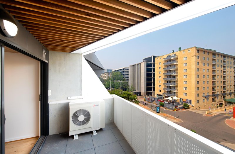 Photo - 303/32 Mort Street, Braddon ACT 2612 - Image 8