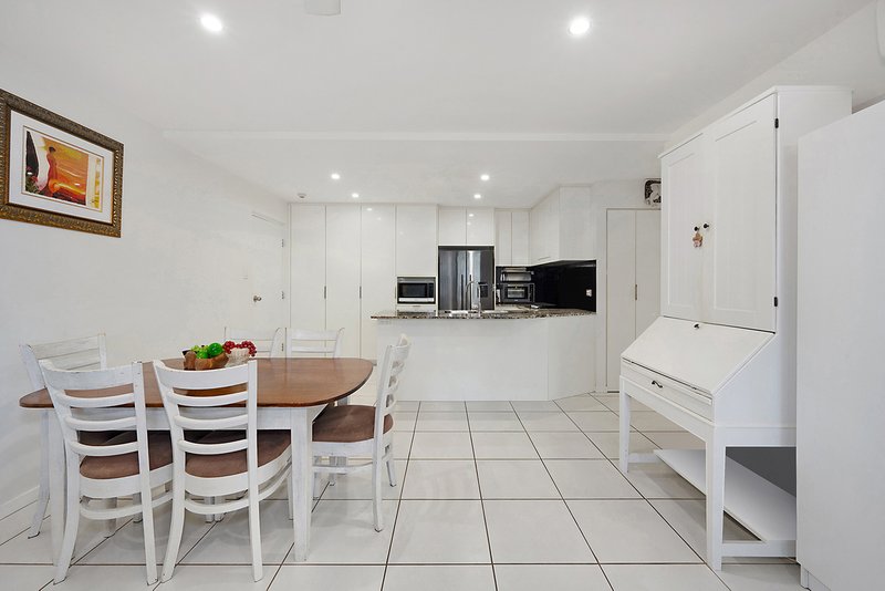 Photo - 303/4 Anderson Street, Scarborough QLD 4020 - Image 5