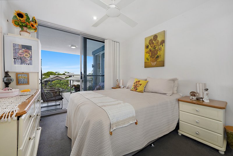 Photo - 303/4 Anderson Street, Scarborough QLD 4020 - Image 11