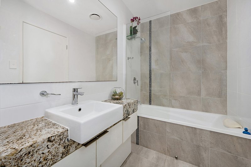 Photo - 303/4 Anderson Street, Scarborough QLD 4020 - Image 12