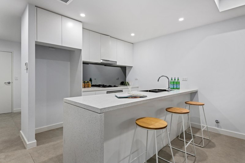 Photo - 303/4 Saxby Close, Botany NSW 2019 - Image 4