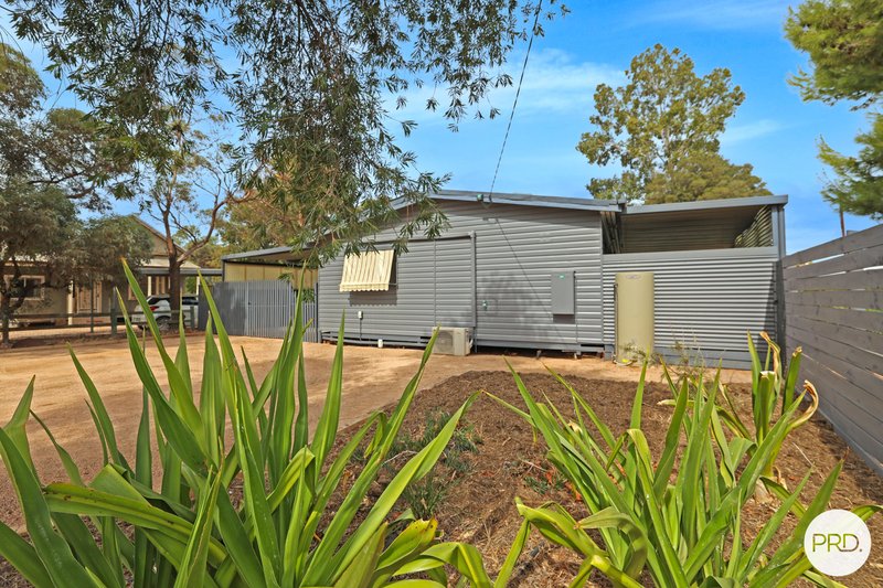 Photo - 3036 Deakin Avenue, Mildura VIC 3500 - Image 2