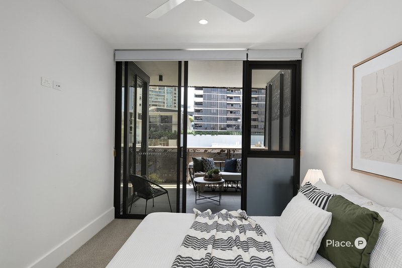 Photo - 303/7 Chester Street, Newstead QLD 4006 - Image 13