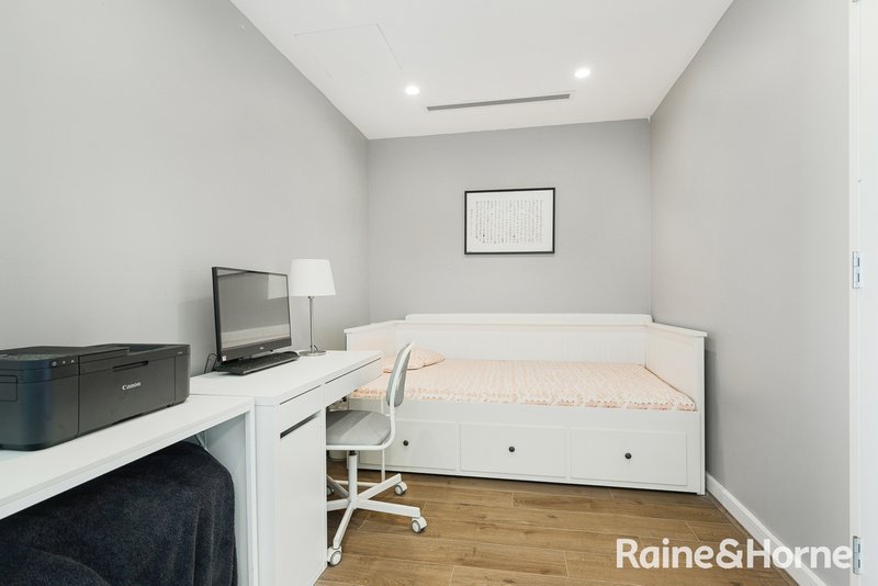 Photo - 303/7 Gauthorpe Street, Rhodes NSW 2138 - Image 10