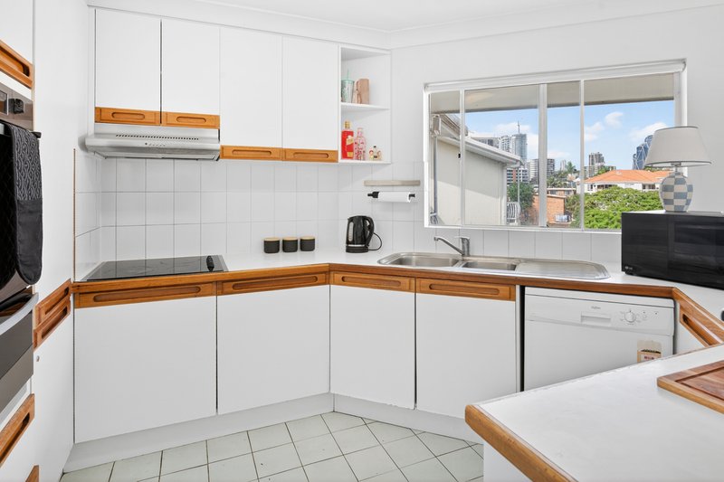 Photo - 30/37 Peninsular Drive, Surfers Paradise QLD 4217 - Image 11