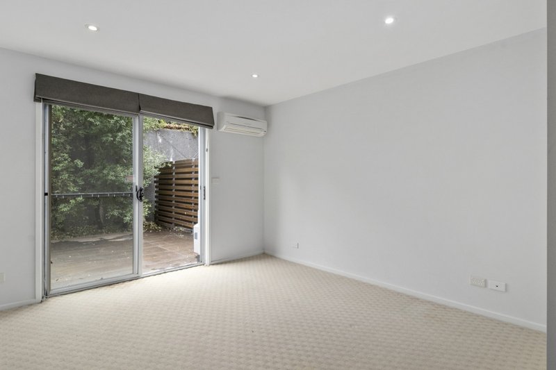 Photo - 30/38 Canberra Avenue, Forrest ACT 2603 - Image 11