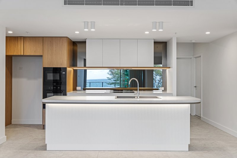 Photo - 303/85 Landsborough Avenue, Scarborough QLD 4020 - Image 11