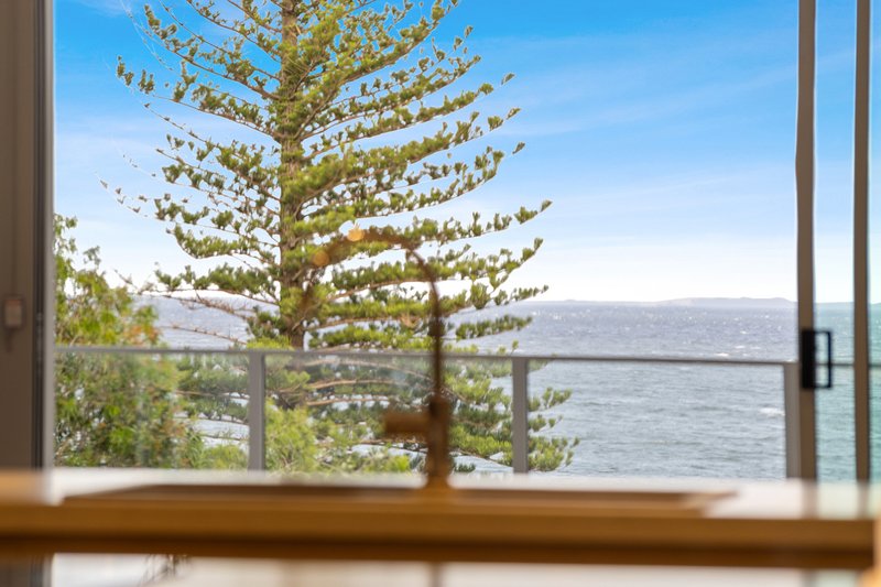 Photo - 303/85 Landsborough Avenue, Scarborough QLD 4020 - Image 12