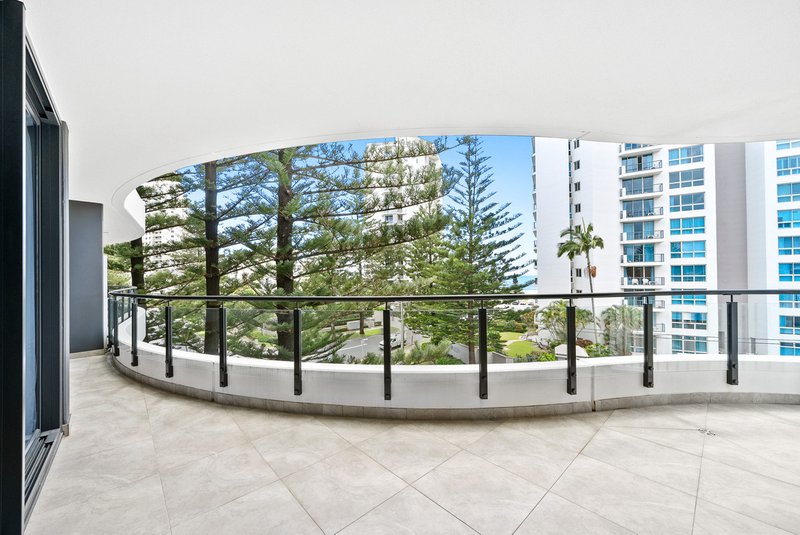 Photo - 303/95 Old Burleigh Road, Broadbeach QLD 4218 - Image 7