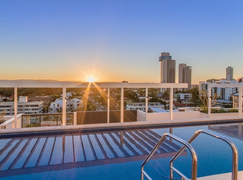 Photo - 303/95 Old Burleigh Road, Broadbeach QLD 4218 - Image 12