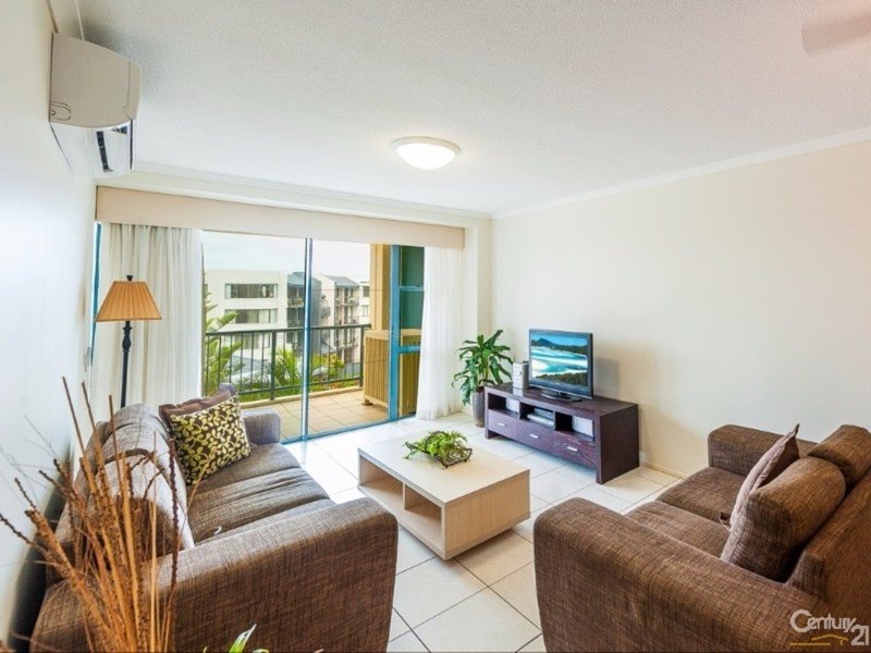 Photo - 303/98 Alexandra Parade, Alexandra Headland QLD 4572 - Image 3