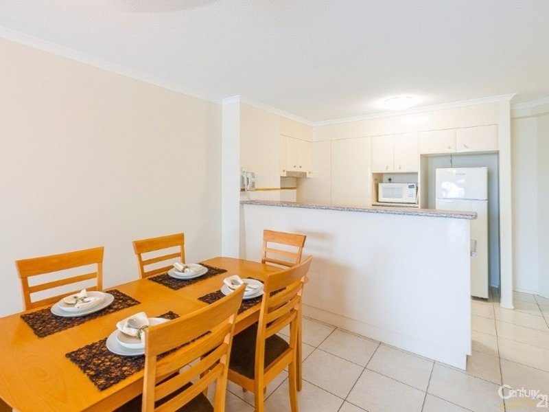 Photo - 303/98 Alexandra Parade, Alexandra Headland QLD 4572 - Image 4