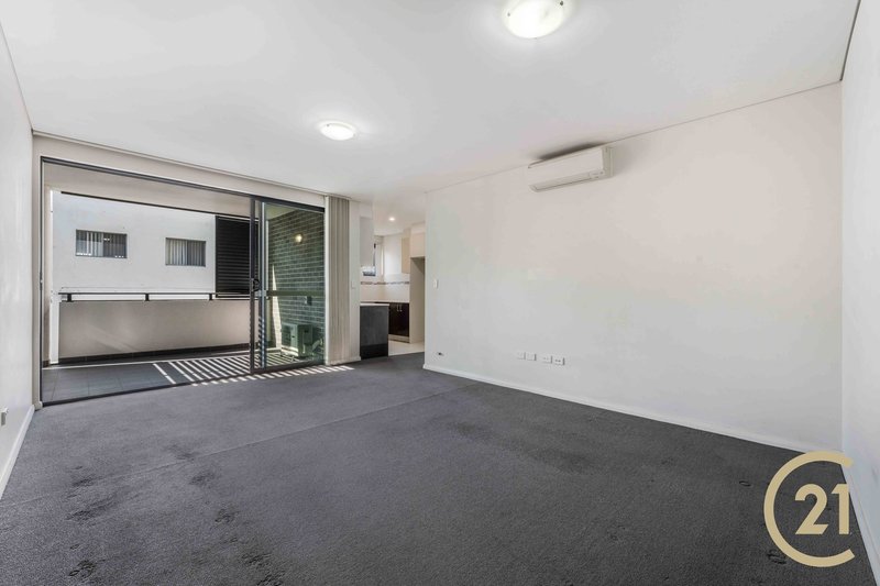 Photo - 30/4-6 Castlereagh Street, Liverpool NSW 2170 - Image 3