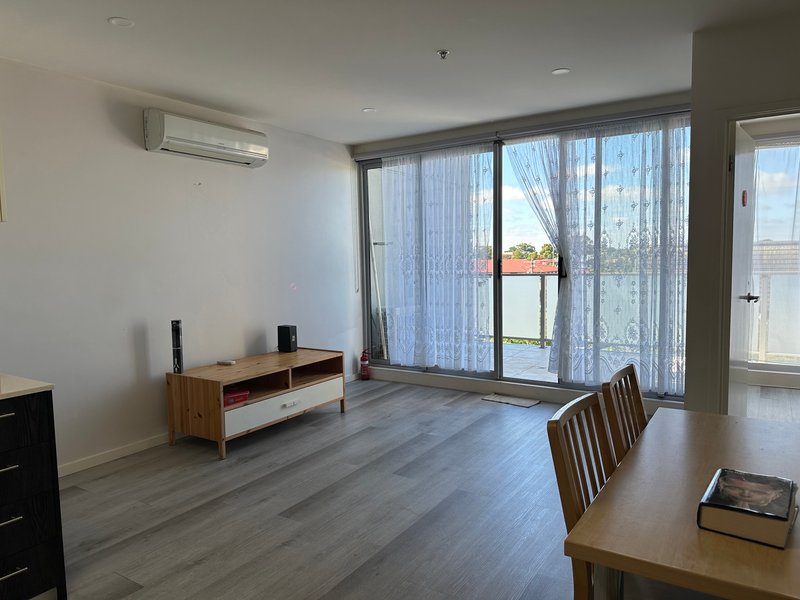 Photo - 304 / 62 Buckingham Avenue, Springvale VIC 3171 - Image 4