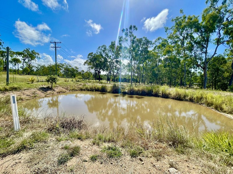 Photo - 304 Bells Road, Rodds Bay QLD 4678 - Image 9