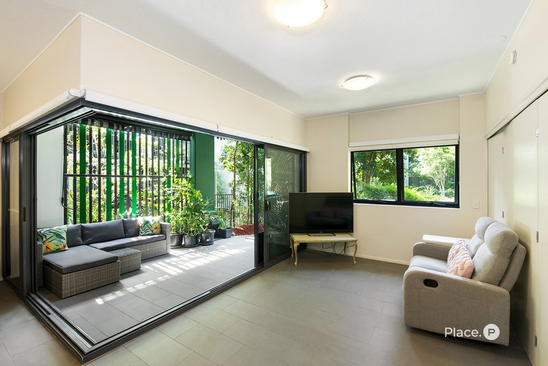 Photo - 30/4 Garden Terrace, Newmarket QLD 4051 - Image 2