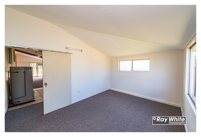 Photo - 304 Kirby Street, Koongal QLD 4701 - Image 7