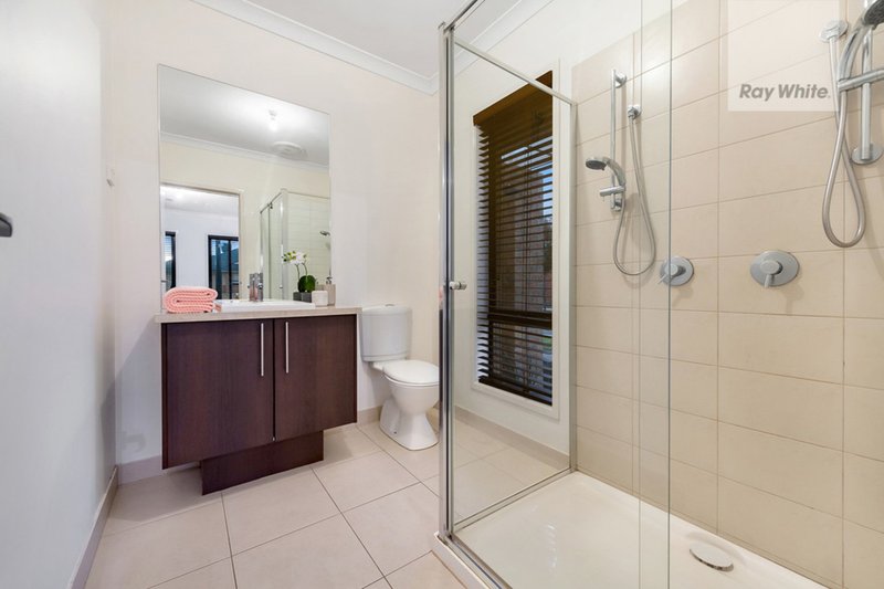 Photo - 304 Waterview Boulevard, Craigieburn VIC 3064 - Image 13