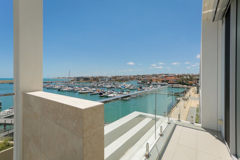 Photo - 304/1 Bristol Lane, Mindarie WA 6030 - Image 11