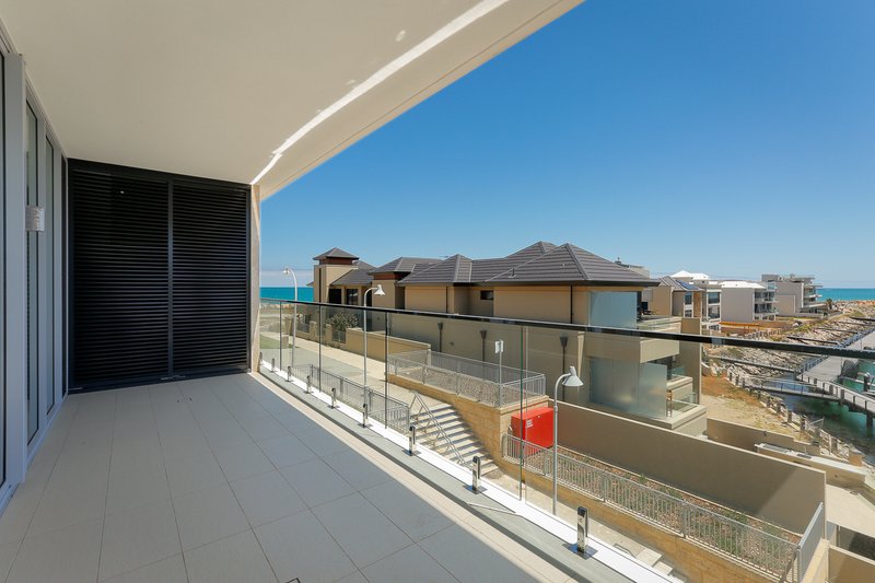 Photo - 304/1 Bristol Lane, Mindarie WA 6030 - Image 13