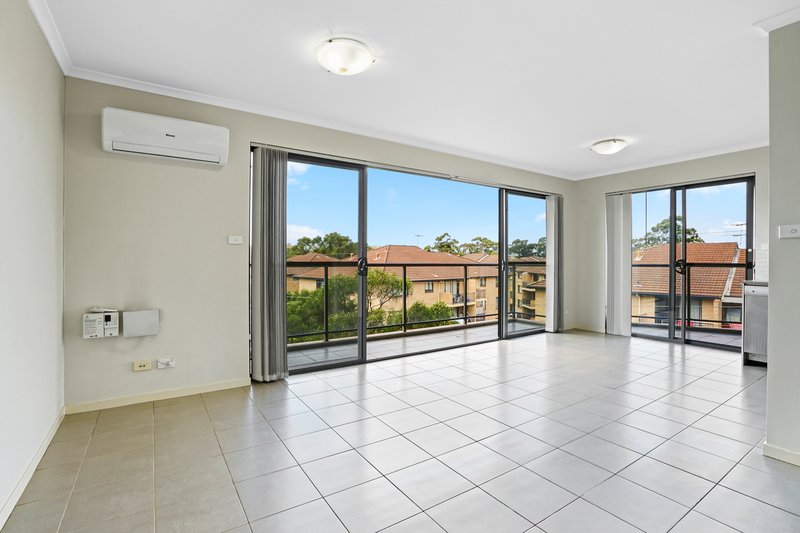 Photo - 304/1 Griffiths Street, Blacktown NSW 2148 - Image 5