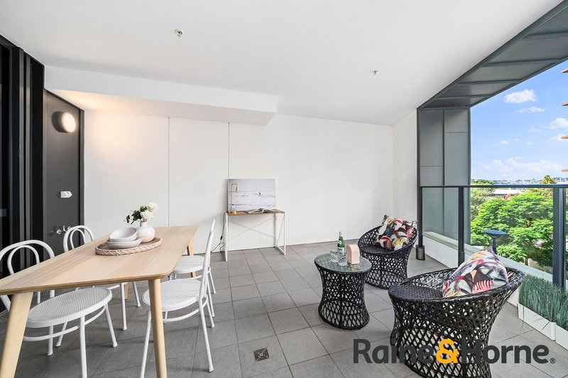 Photo - 304/10 Burroway Road, Wentworth Point NSW 2127 - Image 6