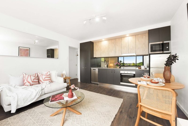 Photo - 304/11-13 Osgood Avenue, Marrickville NSW 2204 - Image 3