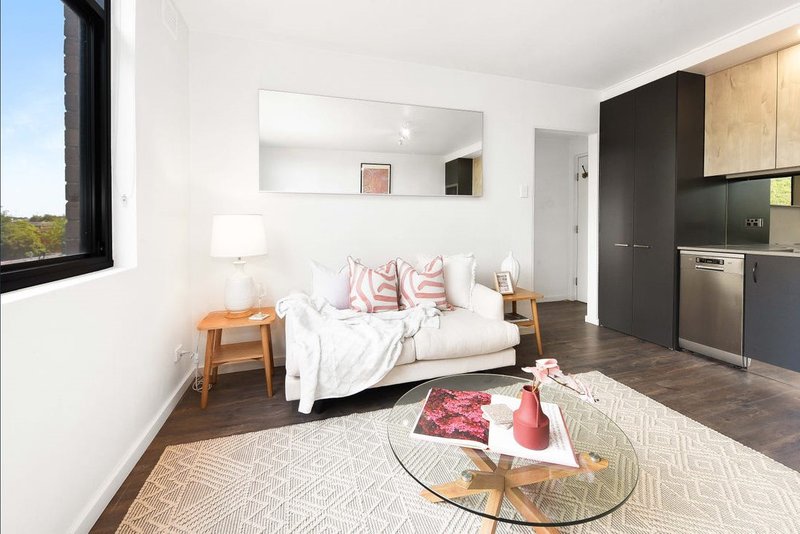 Photo - 304/11-13 Osgood Avenue, Marrickville NSW 2204 - Image 6