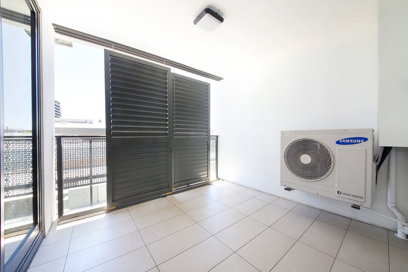 Photo - 304/14 Merivale Street, South Brisbane QLD 4101 - Image 4