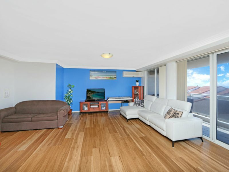 Photo - 304/18-20 Dening Street, The Entrance NSW 2261 - Image 3