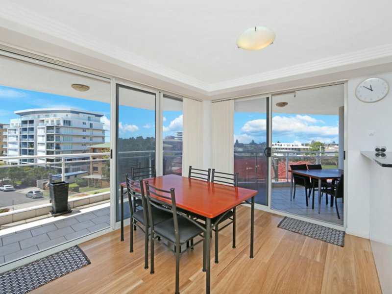 Photo - 304/18-20 Dening Street, The Entrance NSW 2261 - Image 6
