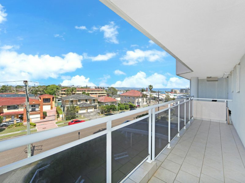 Photo - 304/18-20 Dening Street, The Entrance NSW 2261 - Image 13