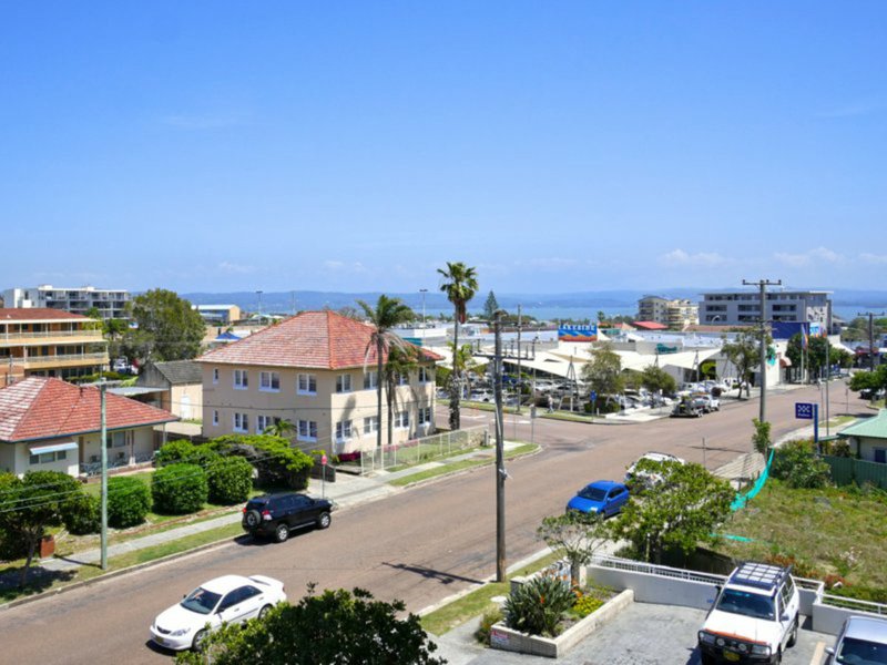 Photo - 304/18-20 Dening Street, The Entrance NSW 2261 - Image 15