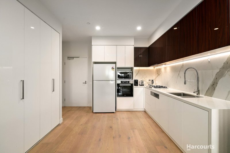 Photo - 304/180 Reynolds Road, Doncaster East VIC 3109 - Image 5