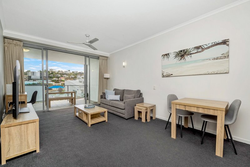 Photo - 304/2 Dibbs Street, South Townsville QLD 4810 - Image 4
