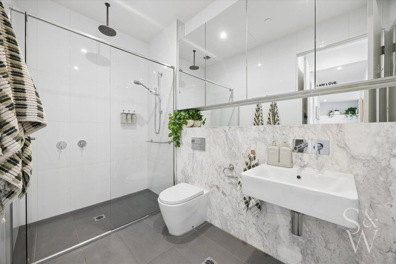 Photo - 304/2 Kingsley Street, Elwood VIC 3184 - Image 10