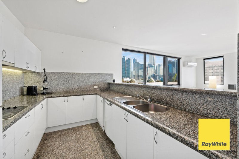 Photo - 304/221 Sturt Street, Southbank VIC 3006 - Image 4