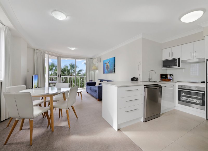 Photo - 3042/2633 Gold Coast Highway, Broadbeach QLD 4218 - Image 3