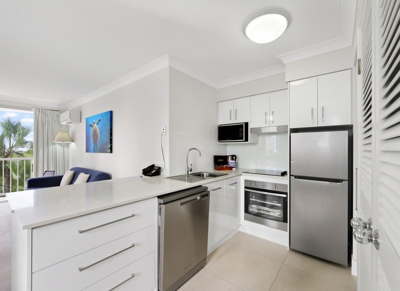 Photo - 3042/2633 Gold Coast Highway, Broadbeach QLD 4218 - Image 4