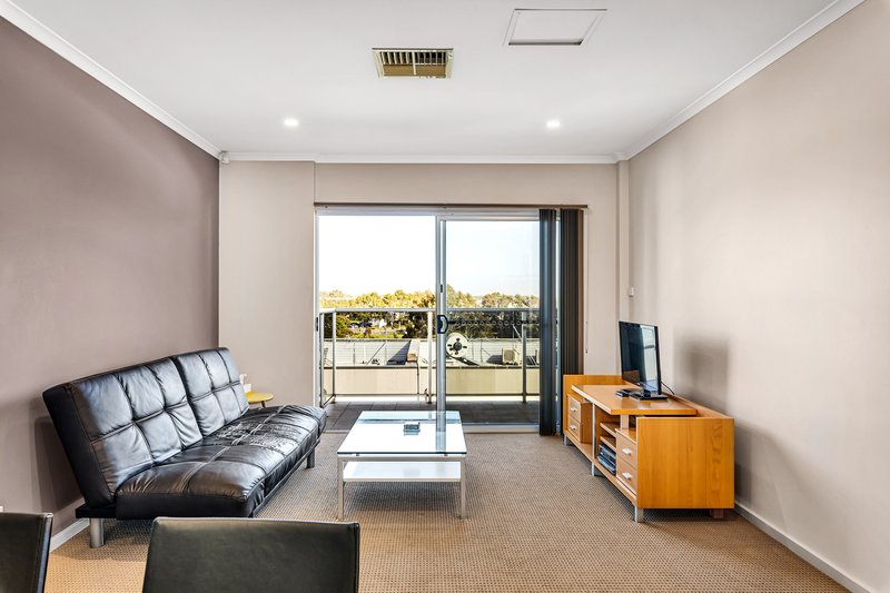 Photo - 304/26-28 Metro Parade, Mawson Lakes SA 5095 - Image 4