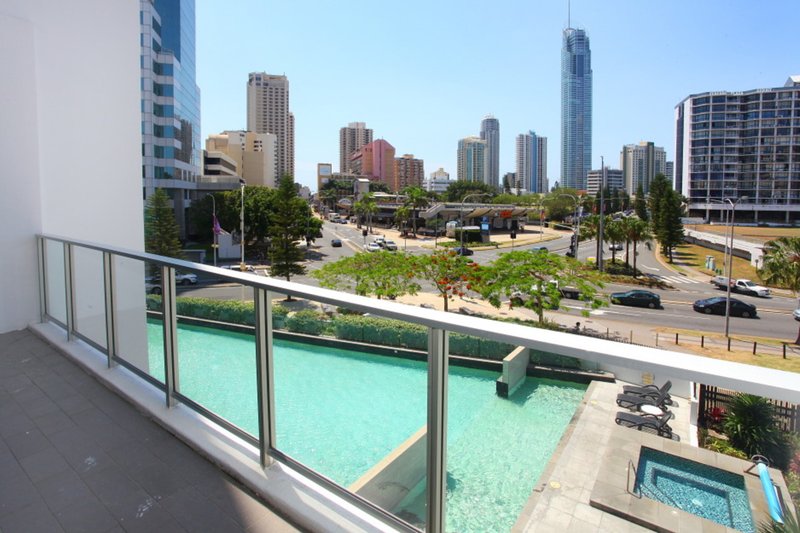 Photo - 304/4 Wahroonga Place, Surfers Paradise QLD 4217 - Image 10