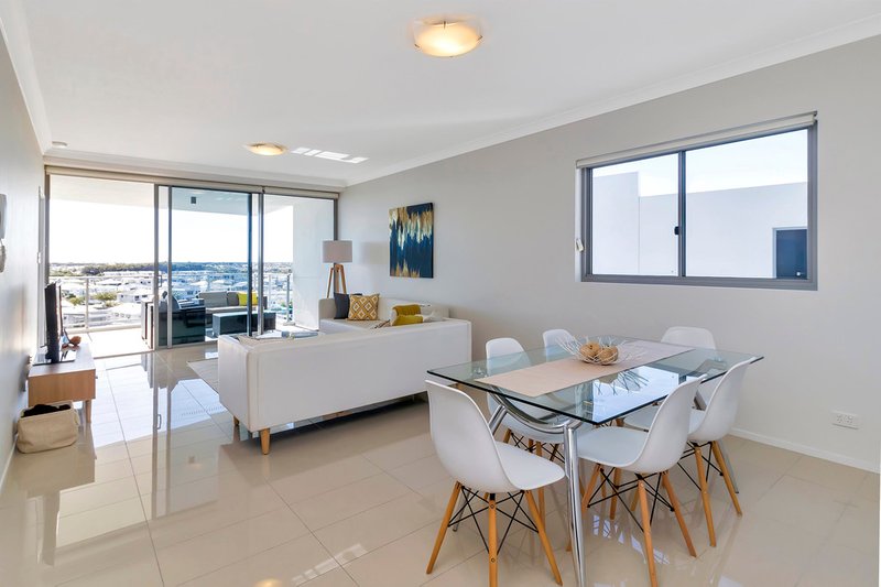 Photo - 304/43 Harbour Town Drive, Biggera Waters QLD 4216 - Image 3